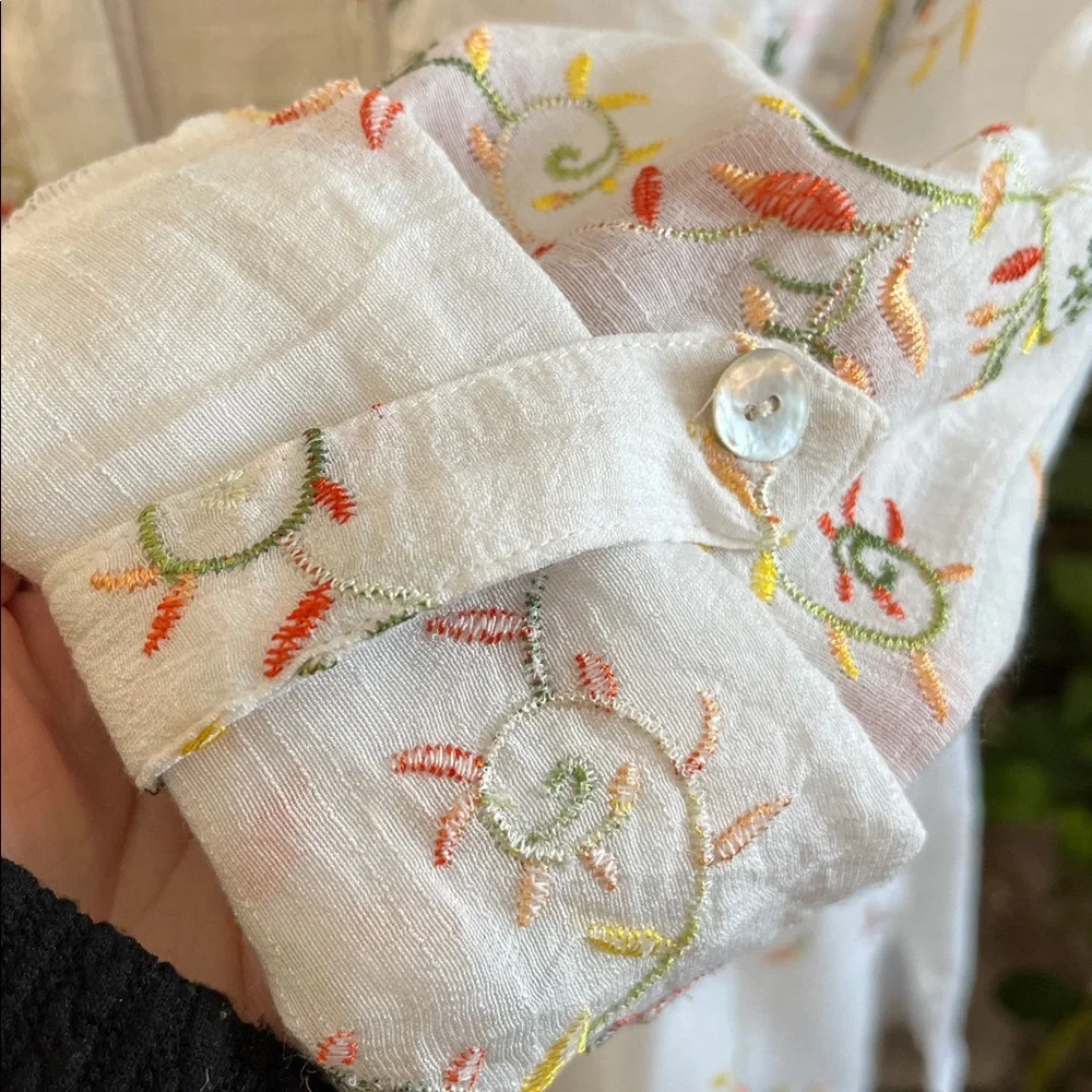 Figueroa & Flower Floral Embroidered Button Down Semi Sheer Shirt Size Large